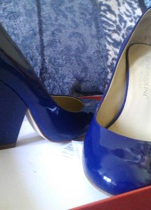 Фирменные туфли-лодочки carlo pazolini (синие, лаковые)2 фото