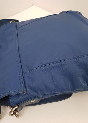 Стильная кожаная сумка crossbody красивого синего цвета6 фото