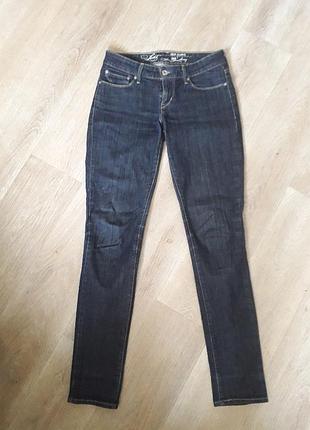 Синие джинсы levi's