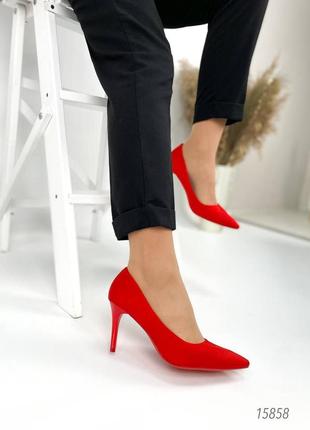 Женские туфли классические:цвет: красный
материал: эко замша
высота от пятки: 6,5см
каблук: 8см
размерный ряд с 36 по 41р.