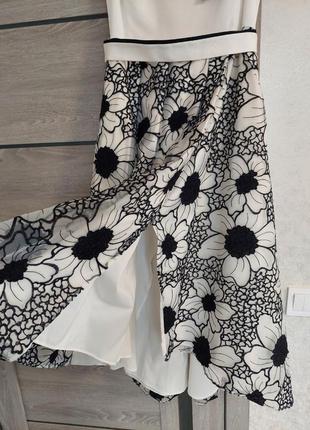 Роскошное белое вечернее платье с чёрной цветочной вышивкой по юбке coast(размер 10)5 фото