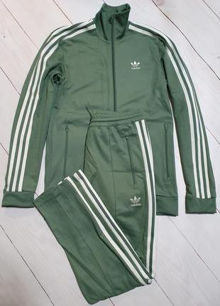 Спортивный костюм adidas,оригинал