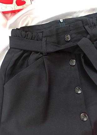Черная юбка стрейч котон на резинке с пояском с декоративными пуговицами мини.7 фото