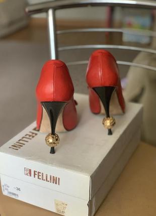 Крутые туфли от fellini