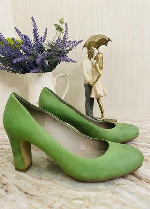 Яскраві зелені шкіряні туфлі на стійкому каблуці бренд ecco оригінал