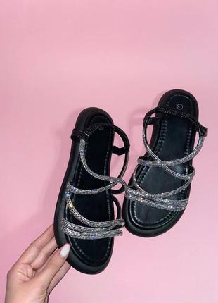 Женские сандали со стразами 2023