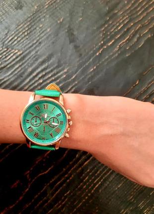 Новые женские наручные часы