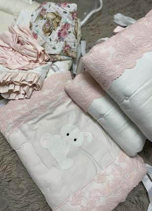 Комплект детской постели для девочки - бортики на овальную кроветку, конверт-пододеяльник, простынь на резинке2 фото