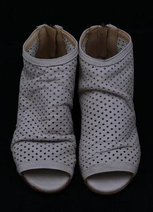 Сандалі baldinini trend (итадия), бежевого кольору.