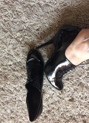Лаковые туфли со шнуровкой6 фото