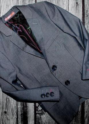 Пиджак новенький
