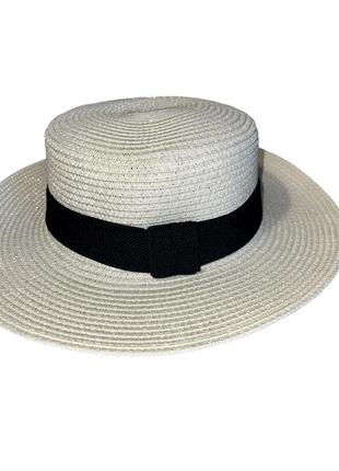 Шляпа женская солнцезащитная соломенная белого цвета с черной лентой (54-58)8 фото