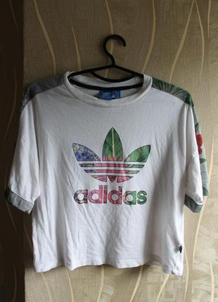 Неотразимая летняя женская стильная футболка adidas t-shirt woman train cuff white fantasy1 фото