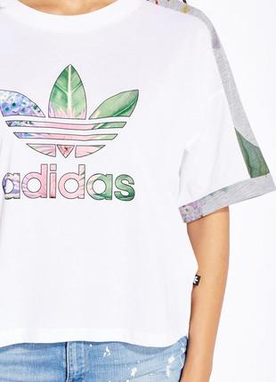 Неотразимая летняя женская стильная футболка adidas t-shirt woman train cuff white fantasy6 фото