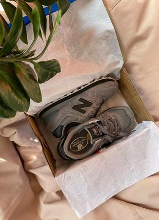 Кроссовки New Balance Cropped t-shirt i gul
•gray Pack