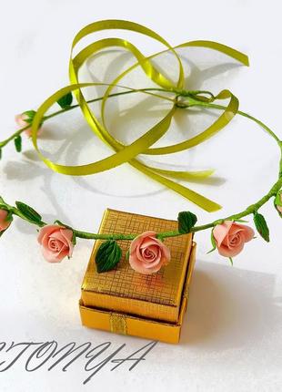 Вінок із мініатюрними квітами розової троянди4 фото