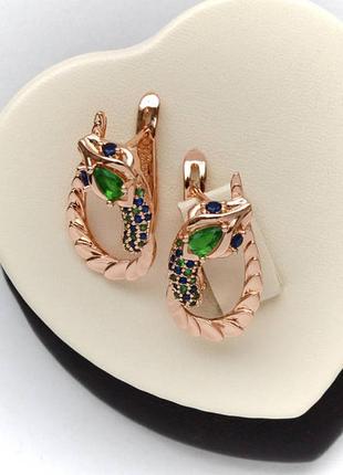 Позолочені сережки змії тренд стильні медичне золото позолоченные серьги змея змеи зеленые камни медзолото подарок1 фото