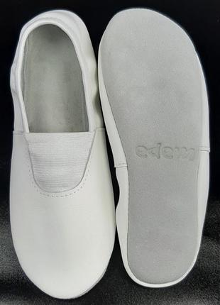 Чешки белые черные черные синие бежевые золотые серебряные