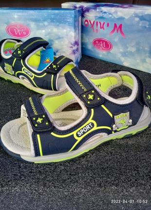 Відкриті босоніжки