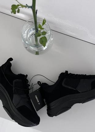 Базові фірмові кросівки чорні жіночі розмір 37