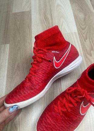 Яркие высокие кроссовки nike3 фото