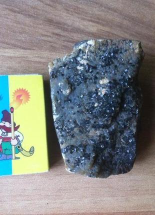 Друза натуральный камень минерал горный хрусталь 216 г 6 х3см