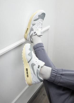 Женские кожаные весенние кроссовки patta x nike air max 1 white3 фото