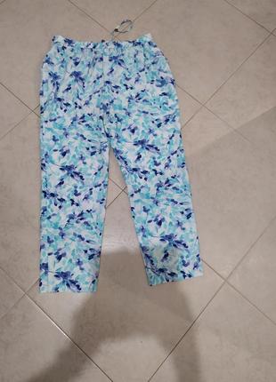 Красиві,стильні повсякденні штанці в квітковий принт