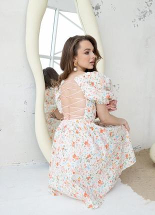 Цветочное мини платье с открытой спинкой и пышной юбкой в ​​цветочный принт2 фото