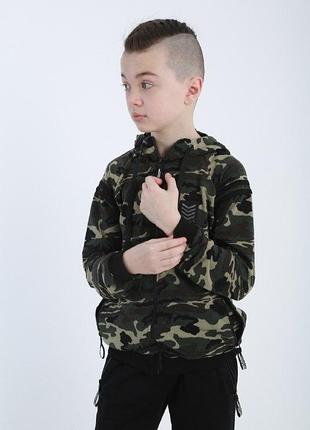 Качественный спортивный костюм