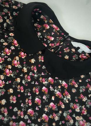 Черная нарядная блуза в мелкие цветы4 фото