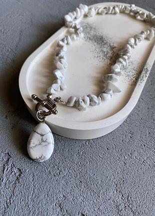Колье ожерелье из натуральных камней кафелонг на замке тогл колье с натуральной каменой