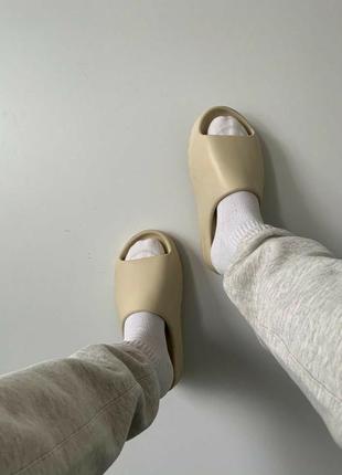 Шлепанцы yeezy slide