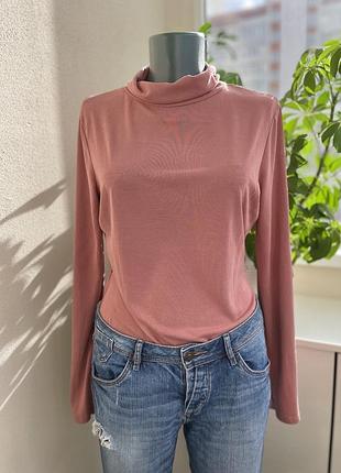 Красивый гольф-боди