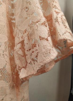 Блузка персиковая кружевная с коротким рукавом5 фото