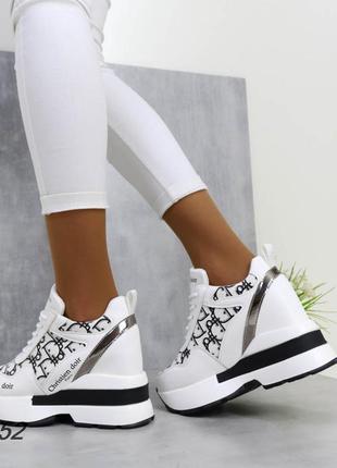 Кроссовки сникерсы 60052