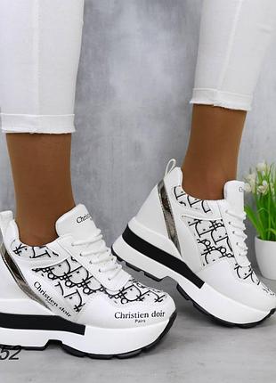 Кроссовки сникерсы 60052