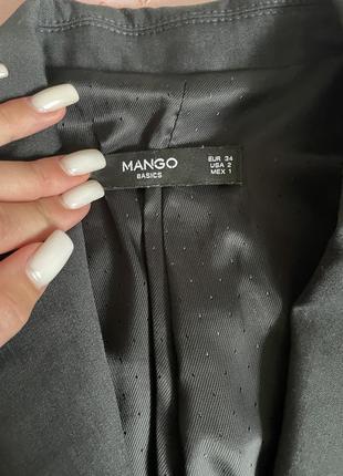 Темно сірий короткий класичний піджак жакет приталений mango5 фото