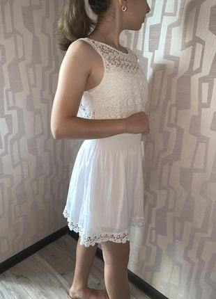 Белое нежное платье с кружевом нарядное ажурное3 фото