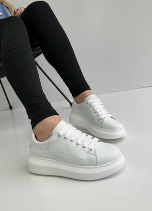 Білі базові кросівки кеди на високій підошві з натуральної шкіри4 фото