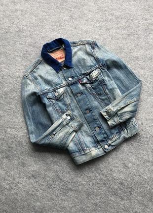 Оригинальная джинсовая куртка, джинсовка levi’s unisex washed denim jeans jacket blue/white1 фото