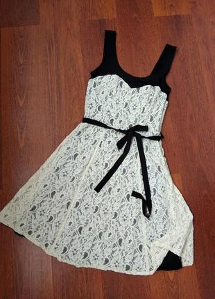 34-36рр. ошатне двошарове плаття, трикотаж і гіпюр