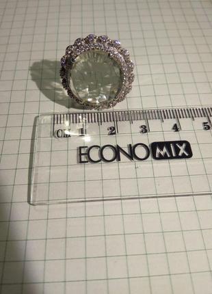 Великолепное 
 кольцо с граненным светлым камнем и фионитами, в идеальном состоянии. серебро 925.8 фото