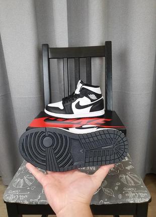 Кросівки чоловічі і жіночі чорно-білі nike air jordan 1 retro. взуття унісекс найк аїр джордан 1 ретро4 фото