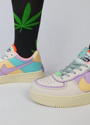 Кроссовки женские весенние разноцветные nike air force 1 shadow pale ivory. найк аир форсе 1 шедоу айвори6 фото