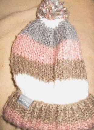 Бежева тепла шапка fat face з помпоном