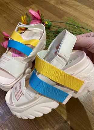 Босоніжки жіночі