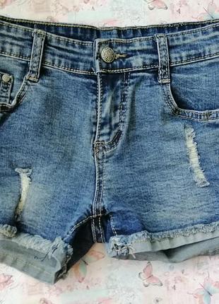 Джинсовые шорты