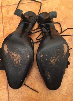 Туфлі, босоніжки зі шкіри пітона gianfranco ferre оригінал зі шнурівкою3 фото