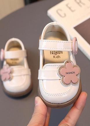 Туфлики для дівчаток